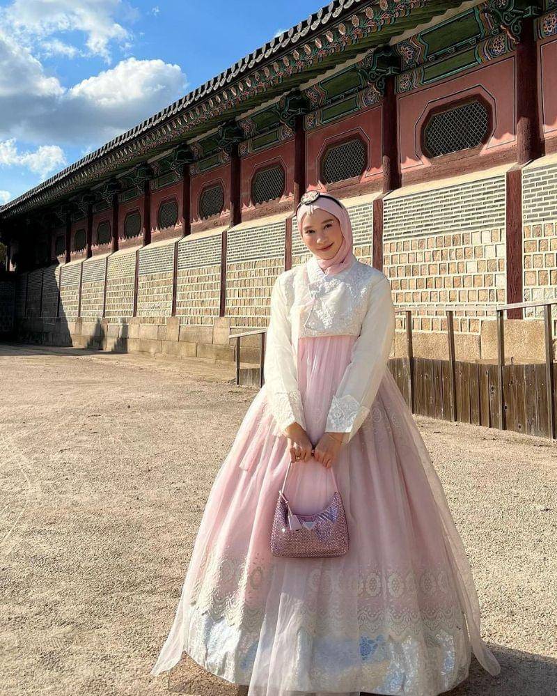 Instagram.com/nasariastri